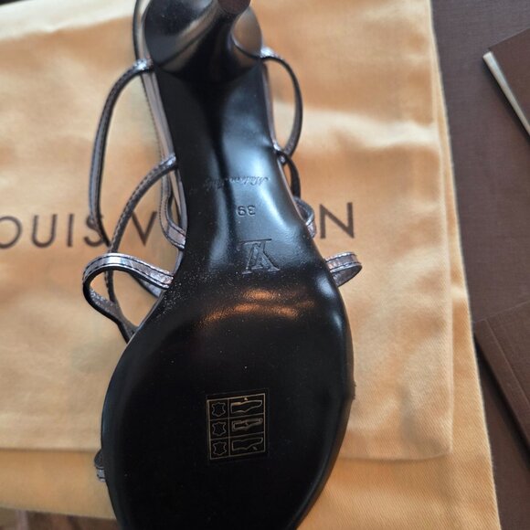 Louis Vuitton strappy sandal AUTHENTIC NEVER WORN 39 - Picture 10 of 16